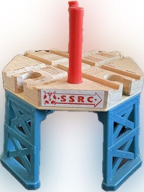 Fisher-Price Thomas & Friends Wooden Railway Elevated Crossing Gate Maithwaite